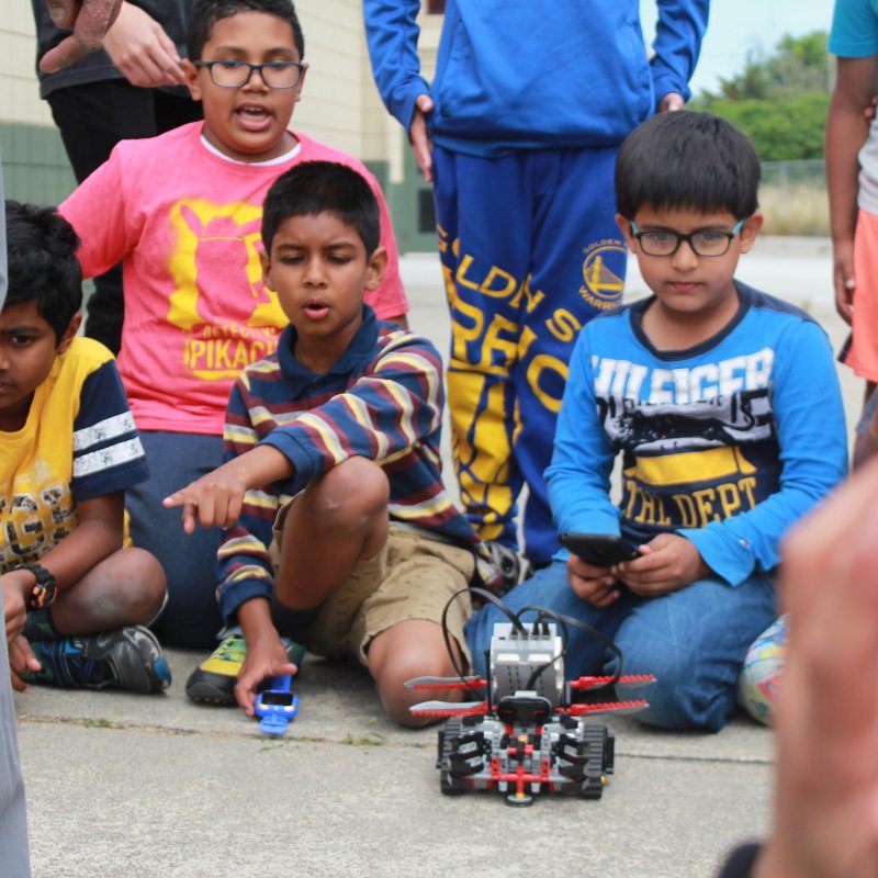 BrickLab Robots: Robot Competitions - Brains & Motion